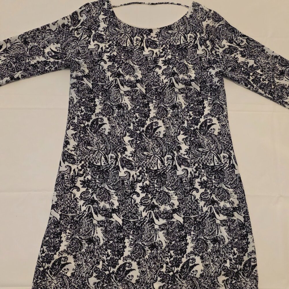 Pre-loved black and white long-sleeved dress